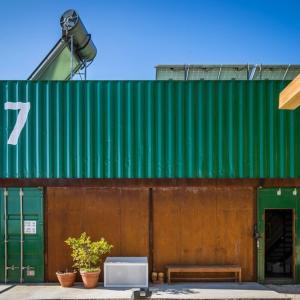 Jun Bao Prefabricated foldable portable 20ft 40ft shipping container homes mobile expandable coffee shop for sale